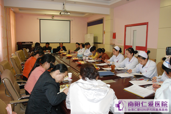 加强优质护理培训，提高护理质量