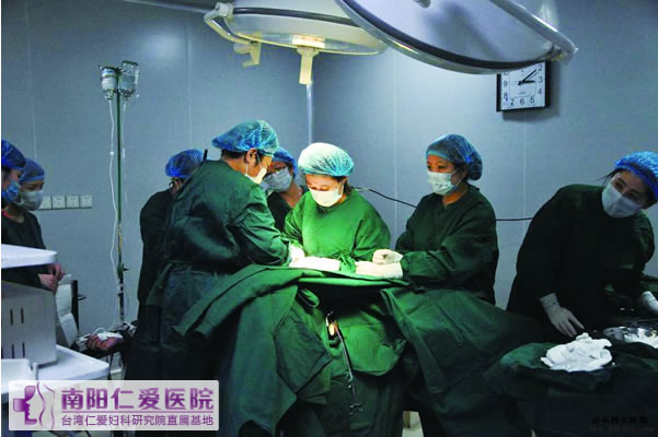 淅川女性一罕见的宫颈腺癌在天伦手术室成功手术